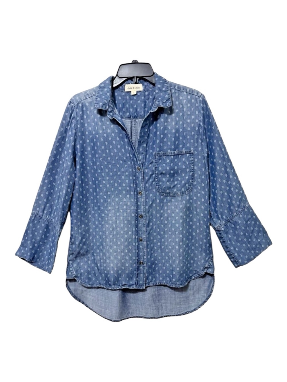 Anthropologie CLOTH & STONE Blue Chambray Dotted Button Front Shirt Hi-Lo Hem S